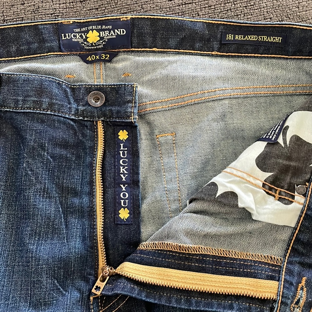 Lucky Brand; Men’s 40x32 -180 relaxed straight jeans. Worn once.
